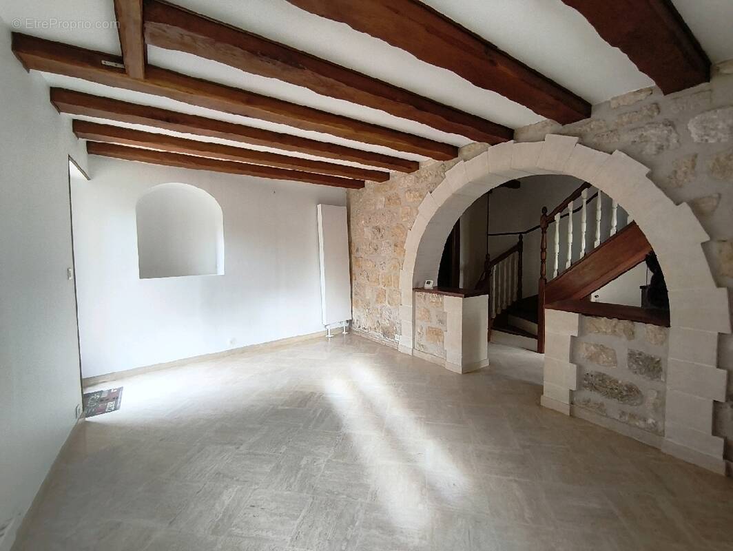 Maison à NESLES-LA-VALLEE