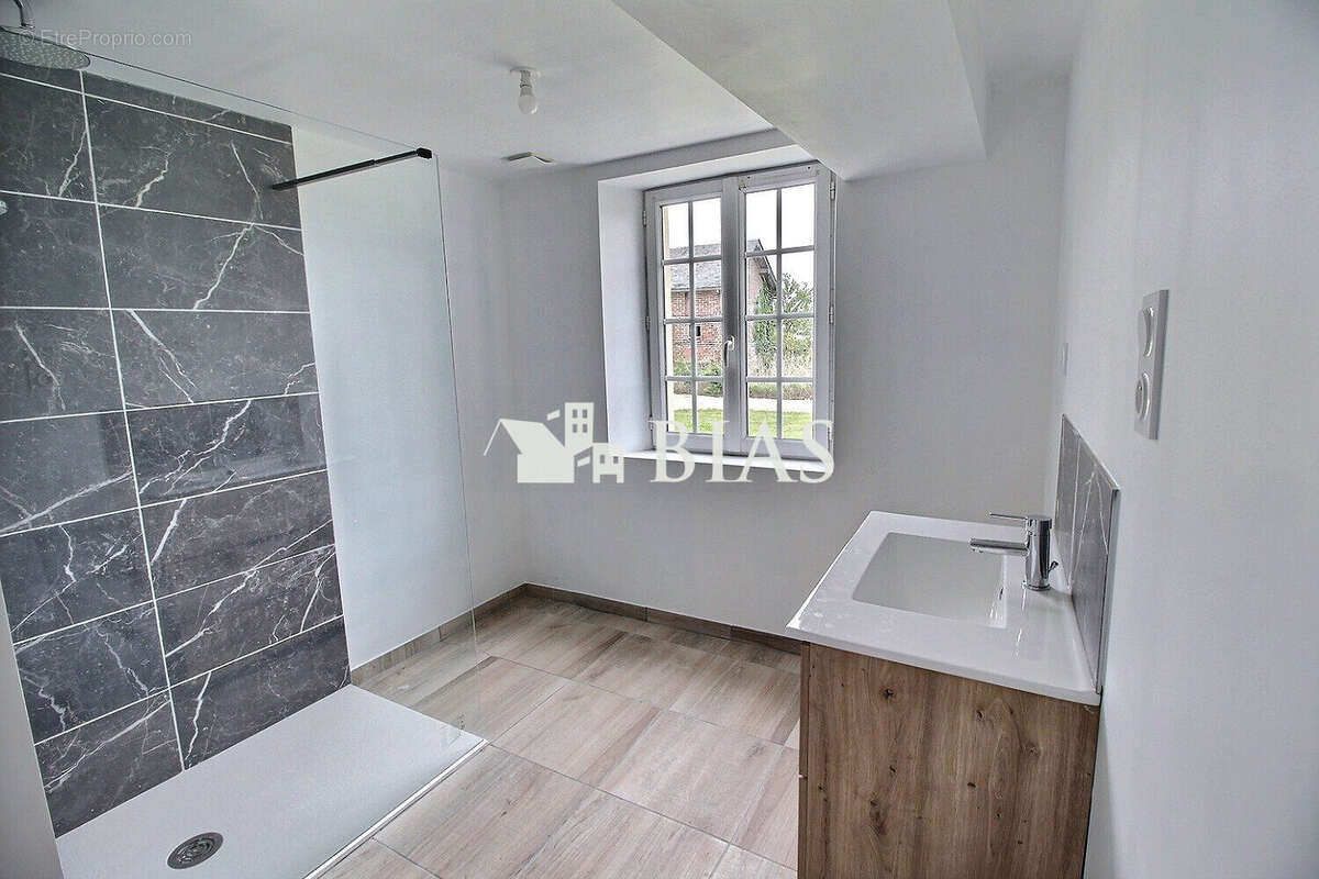 Maison à LA FEUILLIE