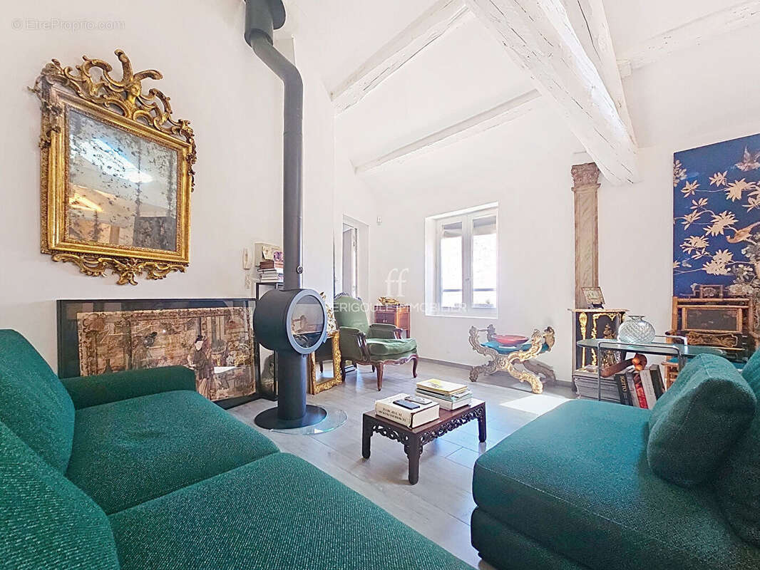 Appartement à VILLENEUVE-LES-AVIGNON