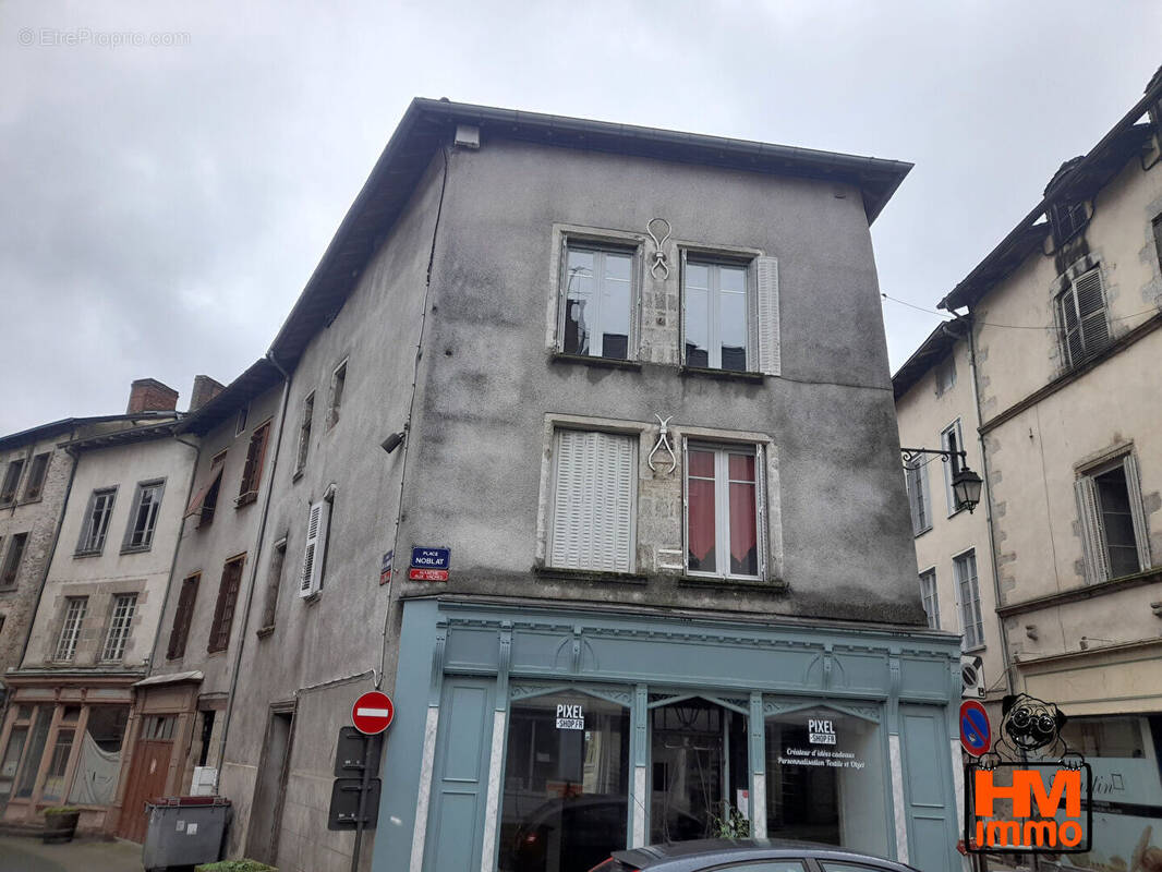 Appartement à SAINT-LEONARD-DE-NOBLAT