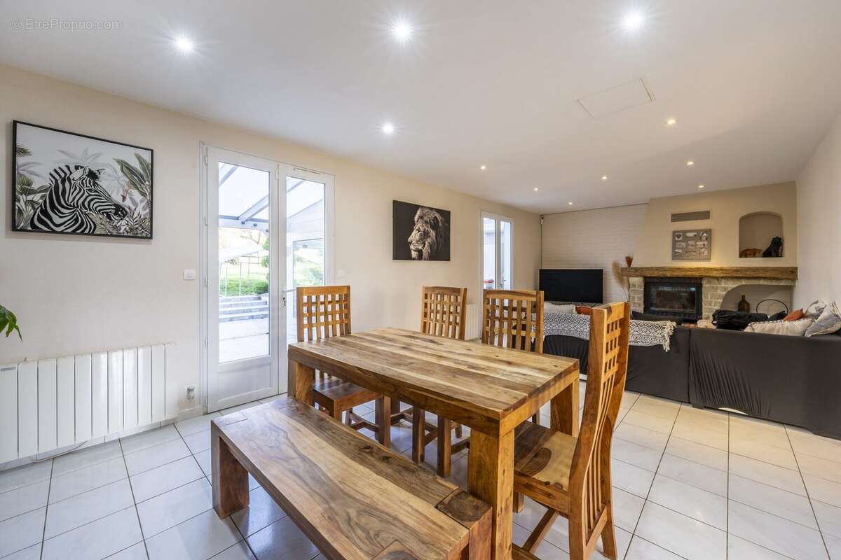 Maison à SAINT-FARGEAU-PONTHIERRY