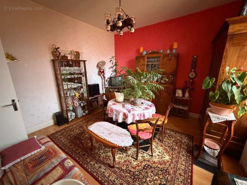 Maison à MONTCHANIN