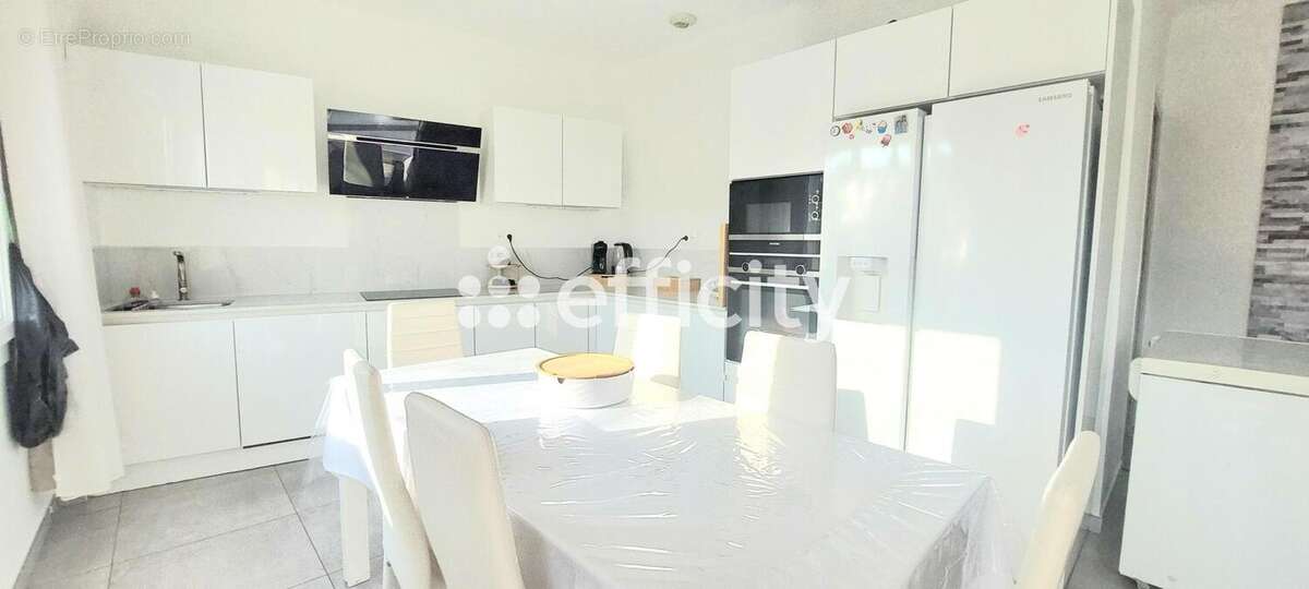 Maison à CHATEAUNEUF-LES-MARTIGUES