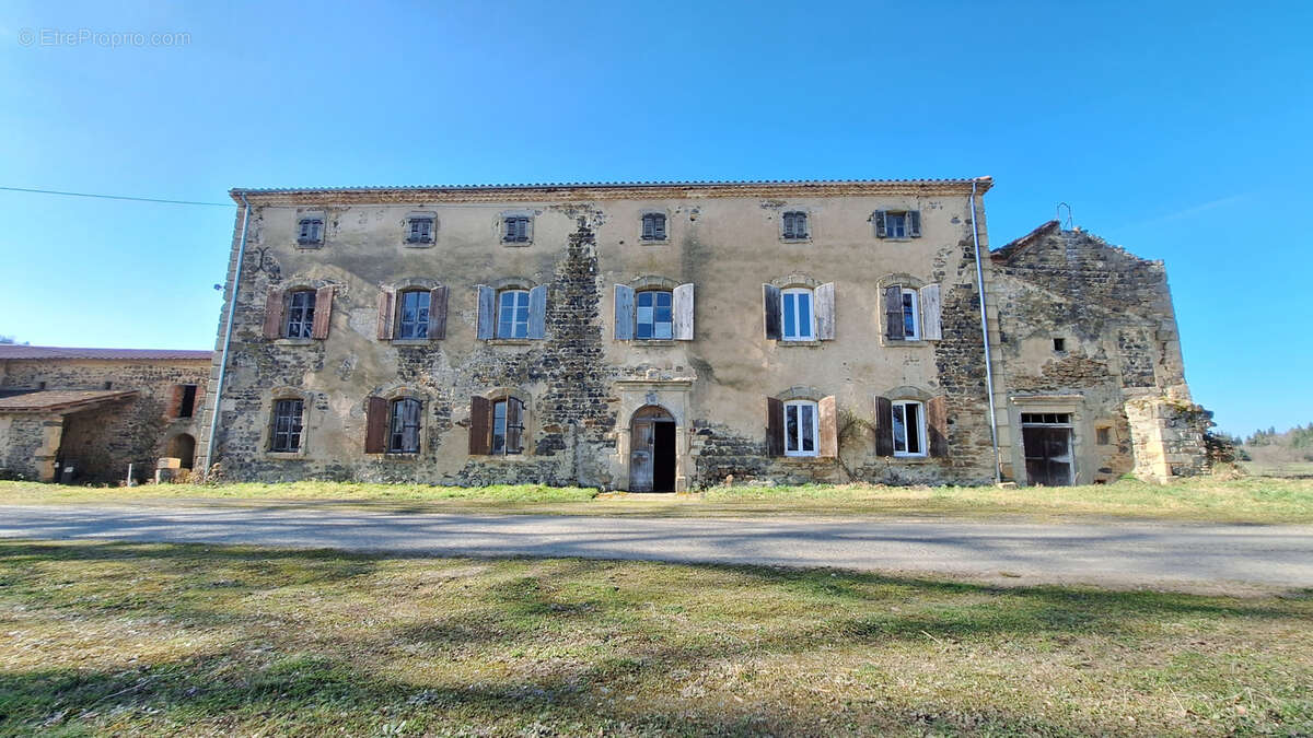 Maison à SUGERES