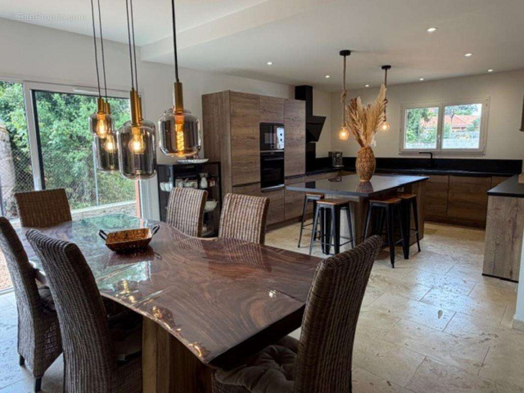 Maison à vendre 4 pièces LEZOUX (63) - photo 2