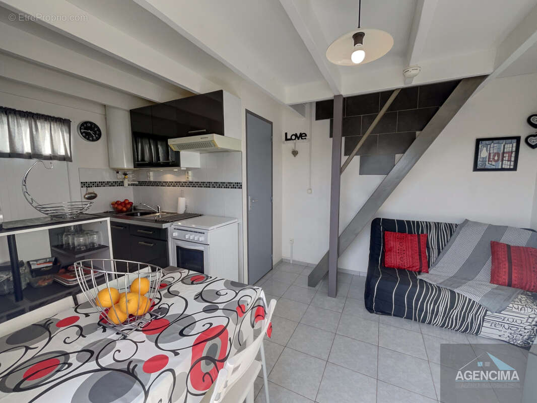 Petite villa avec un terrain de 2100m2 - photo 3