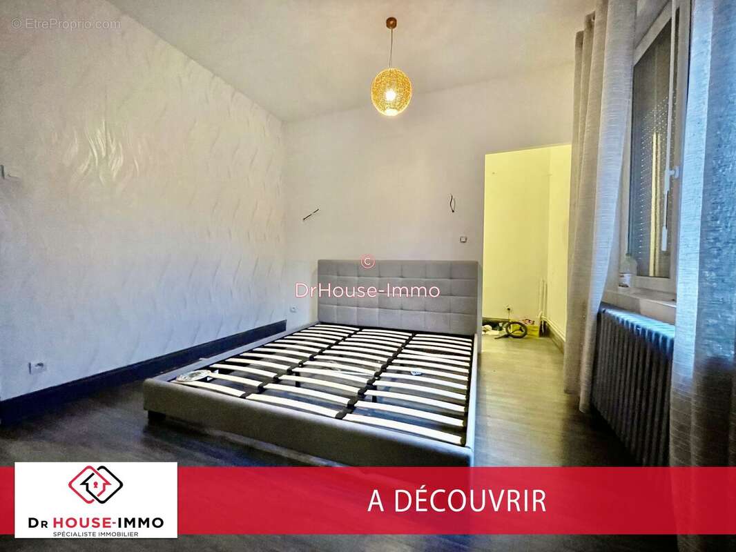 Maison à QUIEVRECHAIN