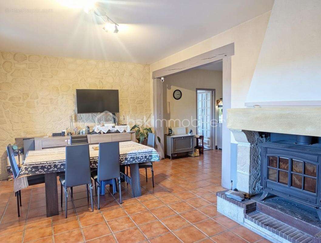 Maison à PESSAN