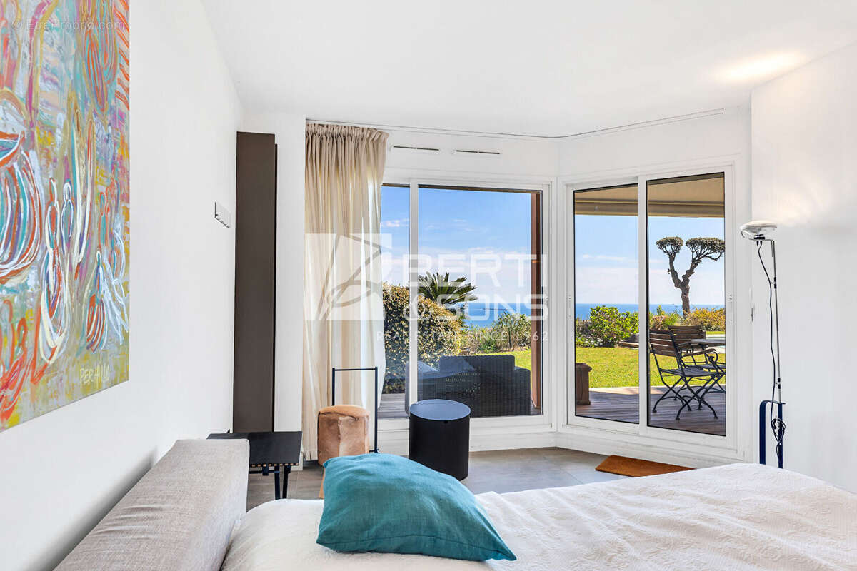 Appartement à MANDELIEU-LA-NAPOULE