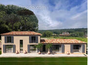 Terrain à PLAN-DE-LA-TOUR