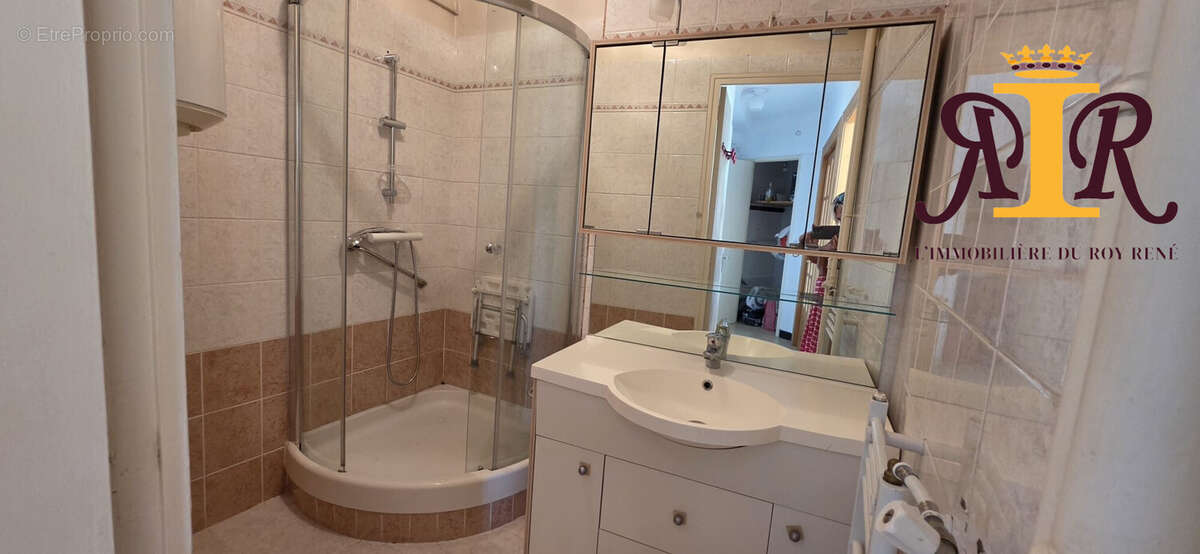 Appartement 54 m² à Marseille-7e  - photo 8