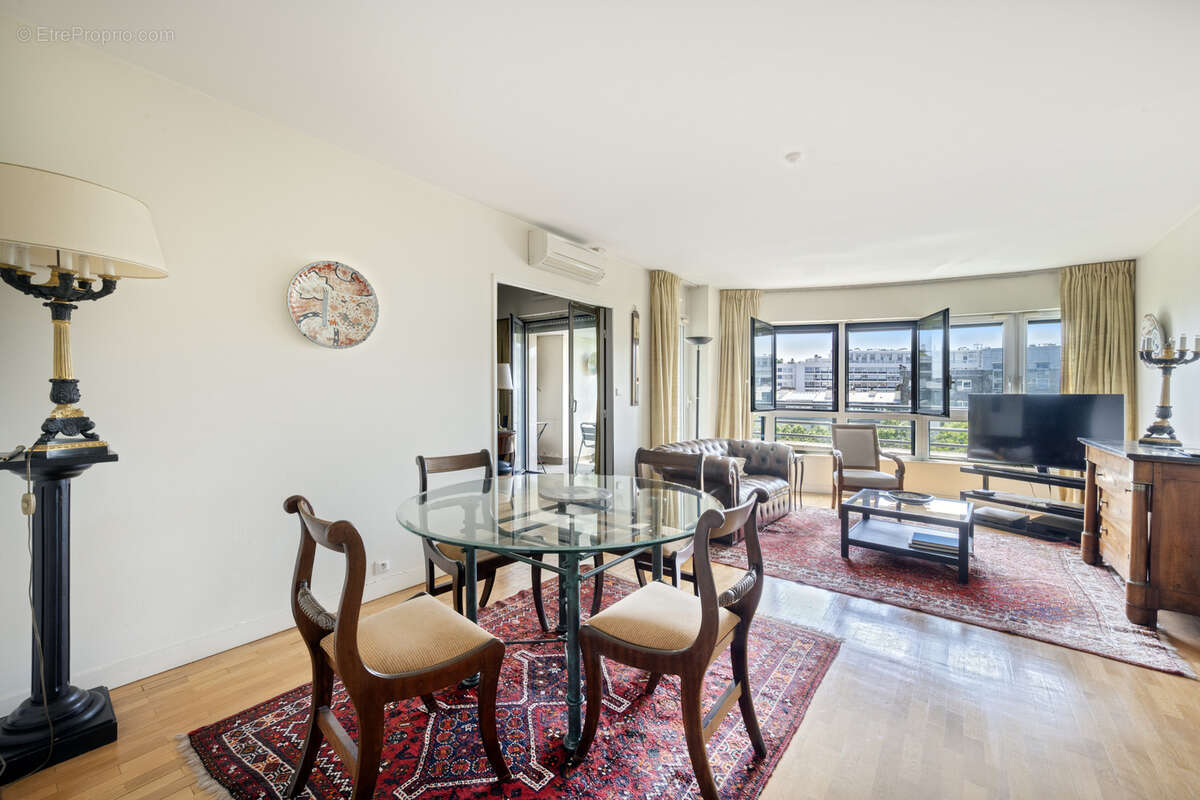 Appartement à PARIS-14E