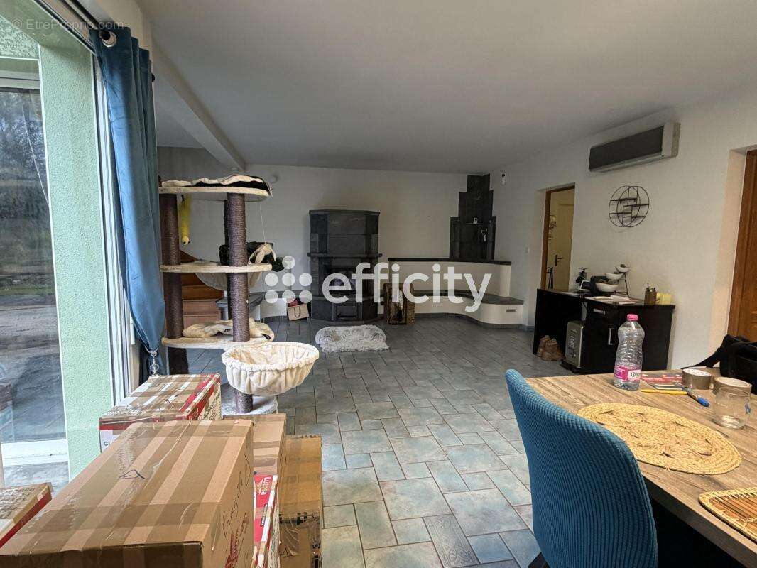 Maison à FROTEY-LES-LURE