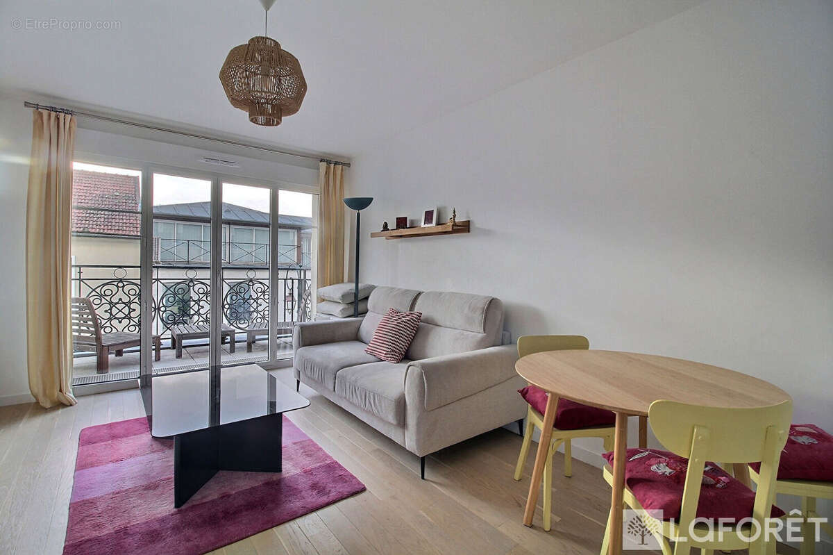 Appartement à LA GARENNE-COLOMBES