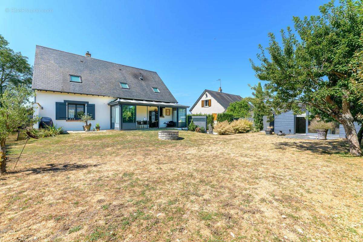 Maison de 7 pièces de 168 m² à Meslay - photo 2