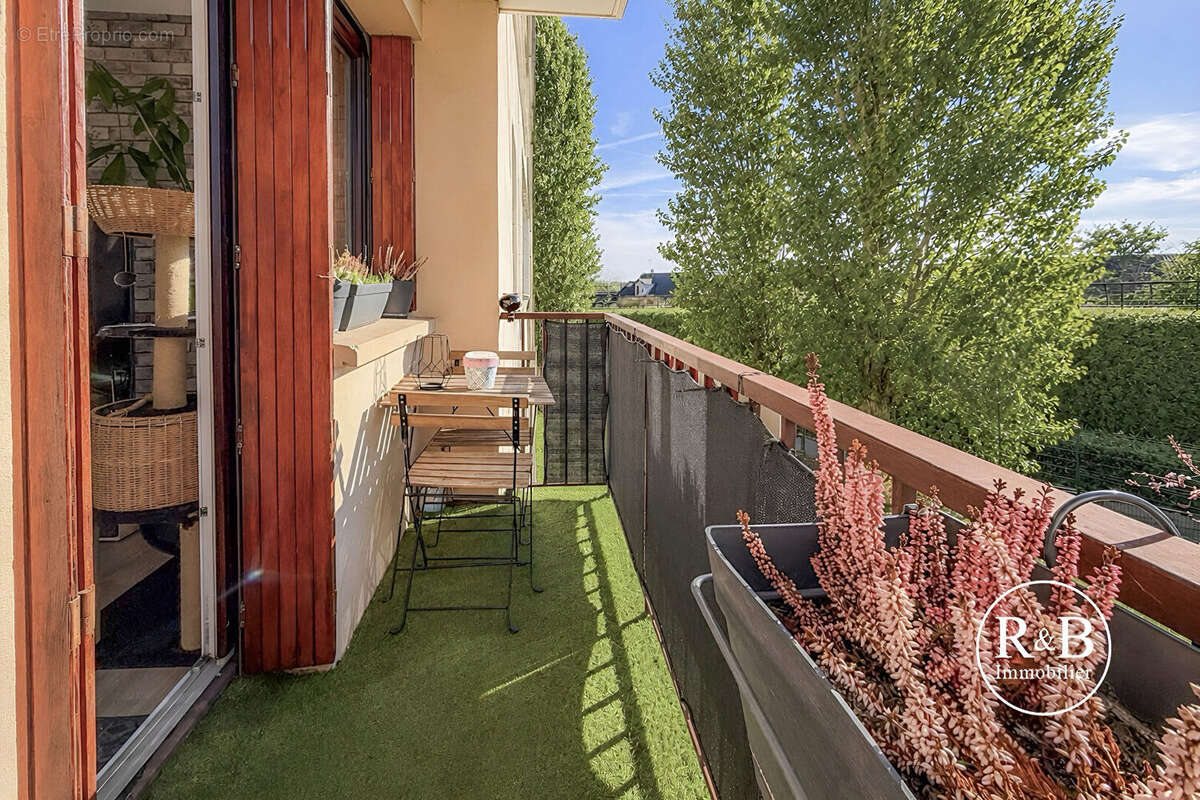 Appartement à LES CLAYES-SOUS-BOIS