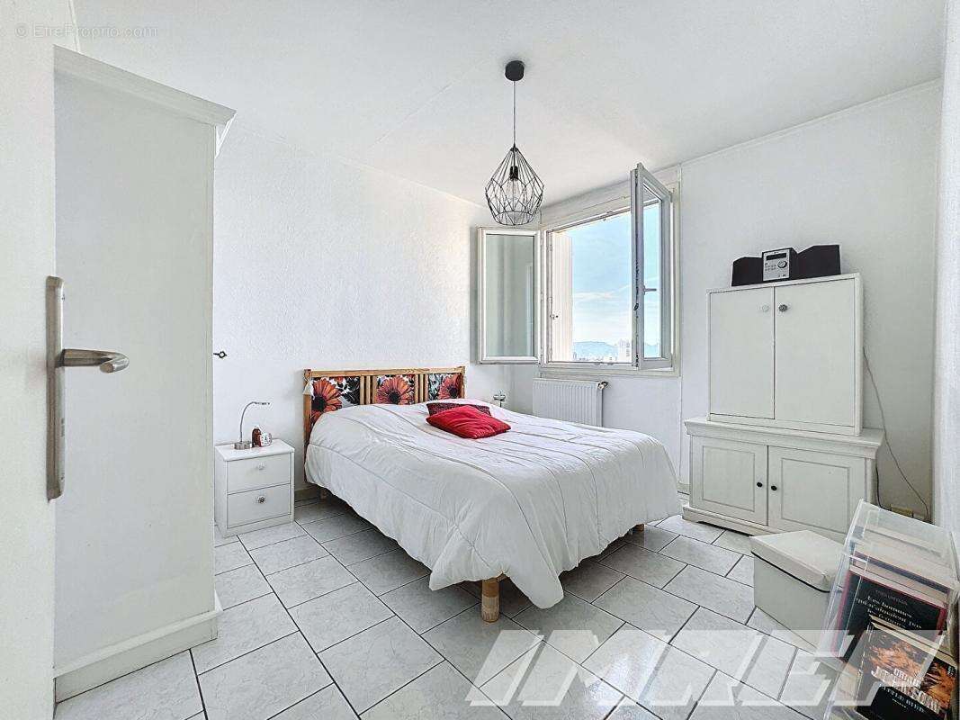 Appartement à MARSEILLE-10E
