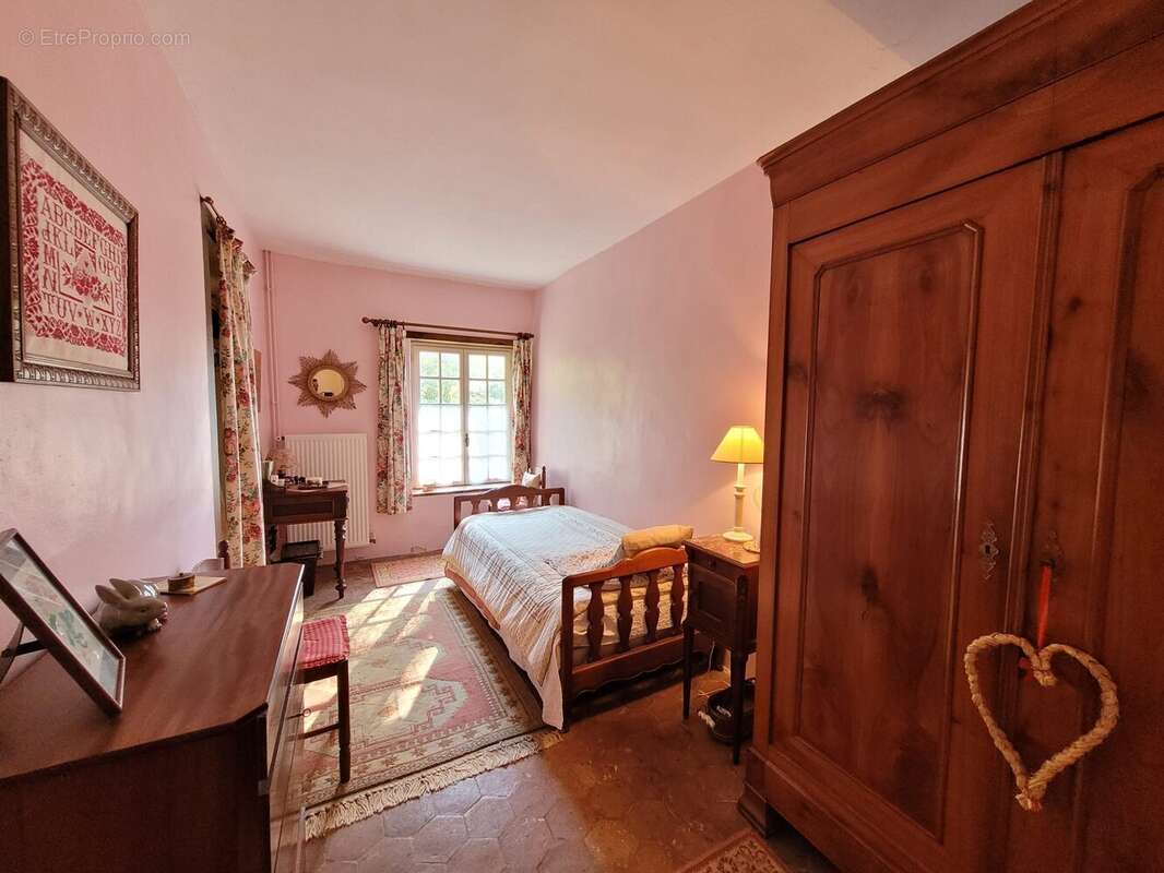 Maison à LA CHAPELLE-MONTLIGEON