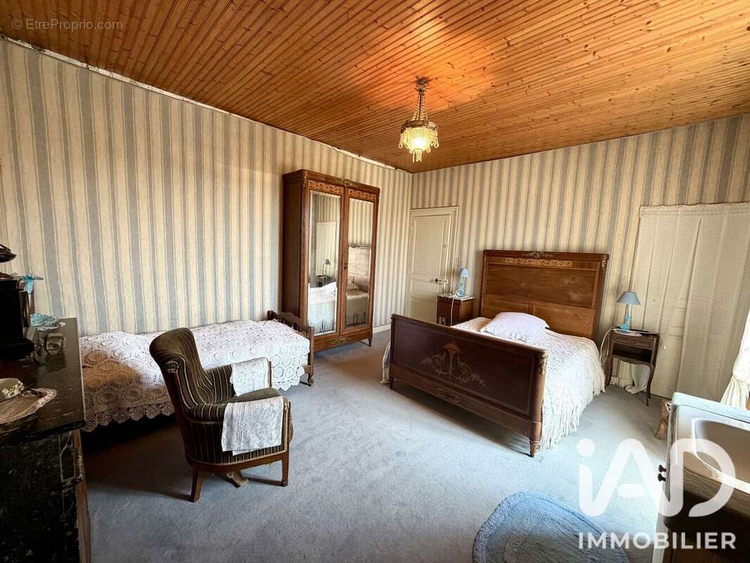 Maison 240 m² à Beaufou  - photo 9