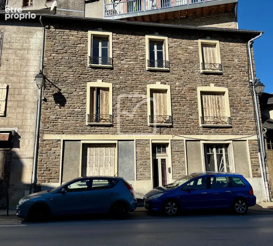 Maison à UZERCHE