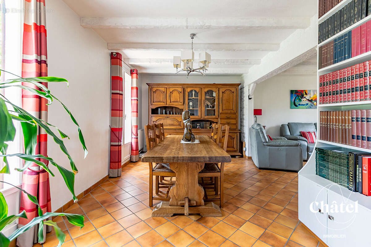 Maison à AVILLY-SAINT-LEONARD