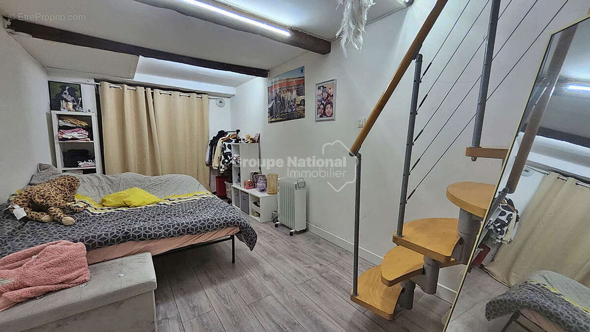 Appartement à MARSEILLE-5E