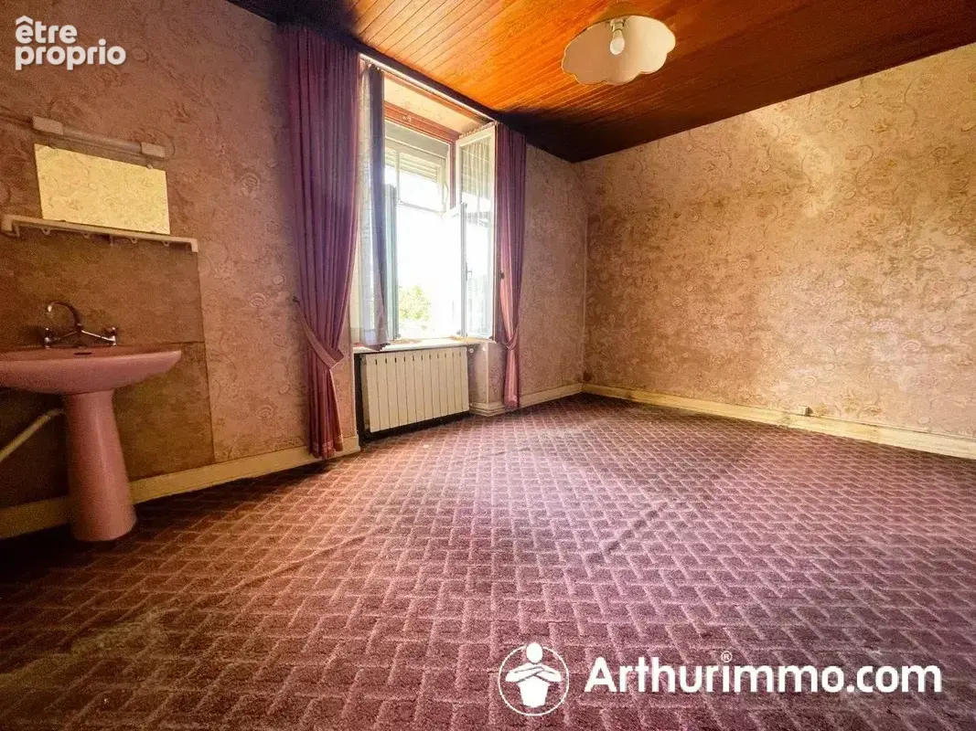 Maison mitoyenne 2 chambres, terrain plat, à rénover ! - photo 6