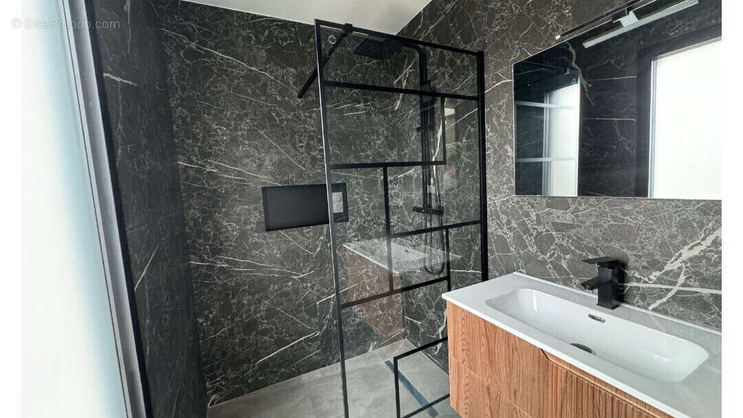 Maison à SAINT-BARTHELEMY-D&#039;ANJOU