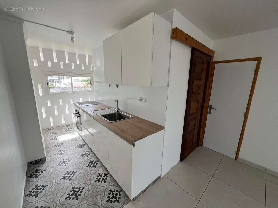 Appartement à LES ABYMES