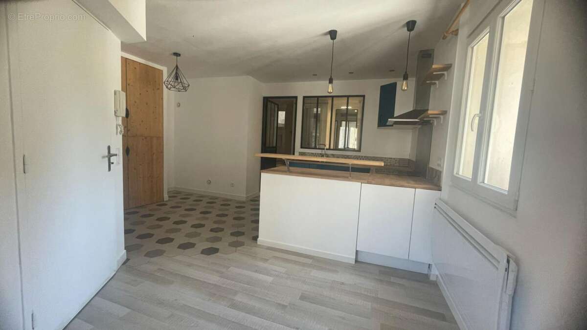 Roquevaire -T2 de 36 m² entièrement rénové - photo 4