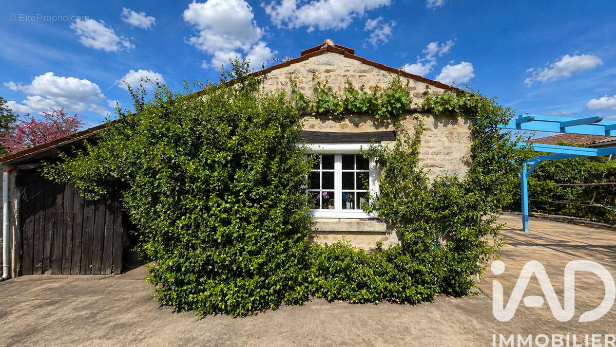 Photo 2 - Maison à SAINT-HILAIRE-DES-LOGES