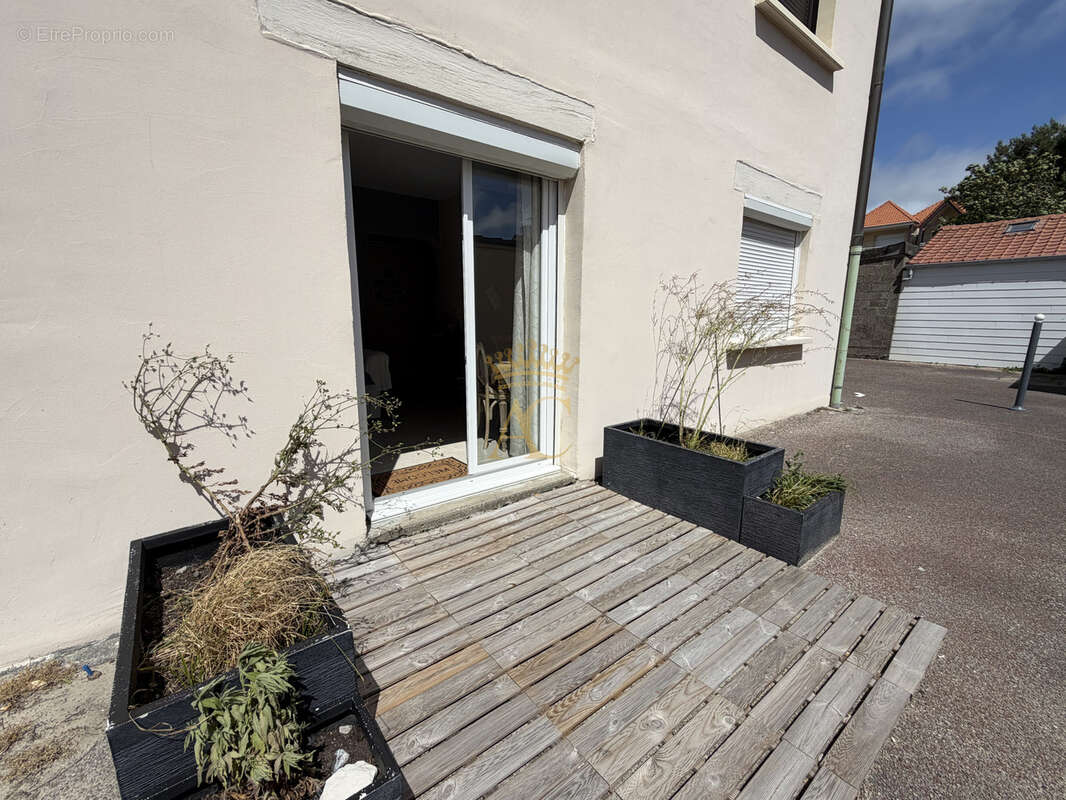 Appartement à CAMIERS