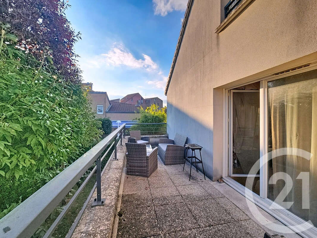 Appartement à MOISSY-CRAMAYEL