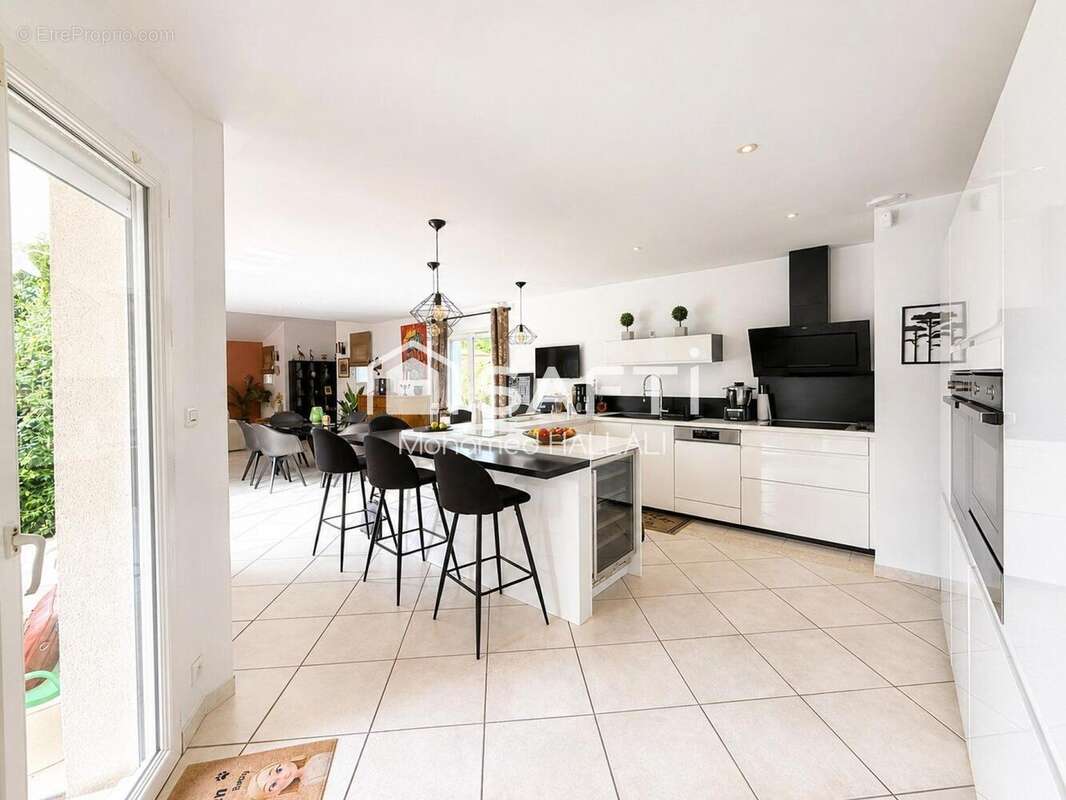 Maison 172 m² à Gujan-Mestras  - photo 4