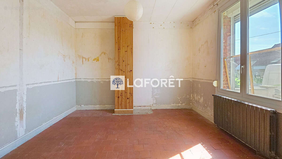 Maison de ville avec potentiel de plain-pied et jardin  Chauny 4 pièce(s) 90m2 - photo 4