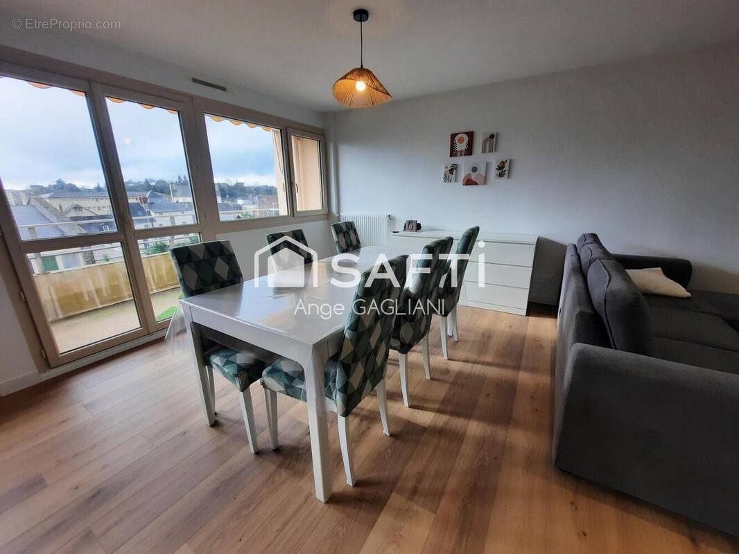 Photo 1 - Appartement à LAVAL
