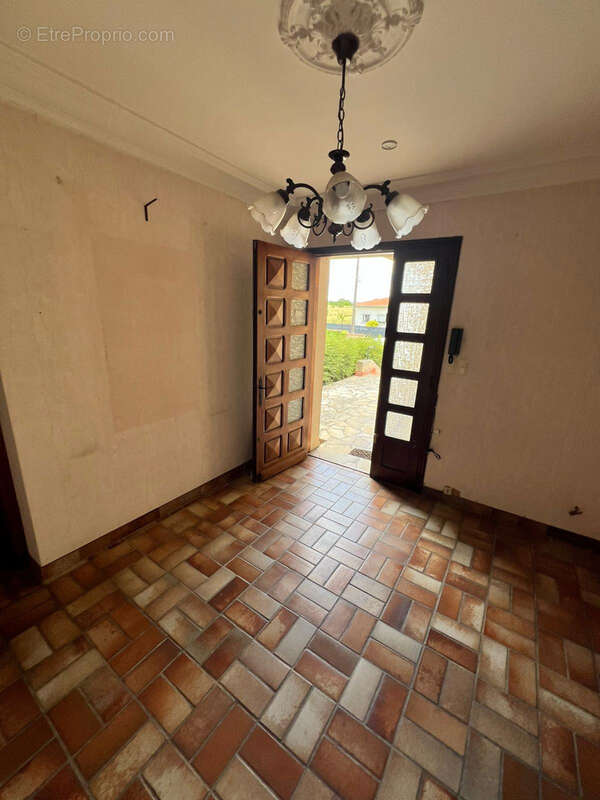 Maison traditionelle T4 sur sous-sol avec terrain de + 1500m2 - photo 6