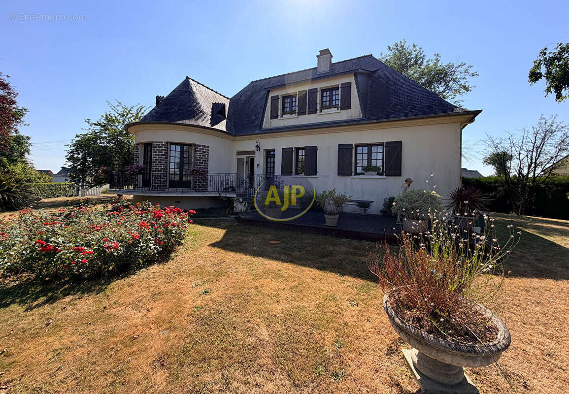 Maison Grand-Fougeray 6 pièces 153 m2 - 2356 m² Terrain - photo 3