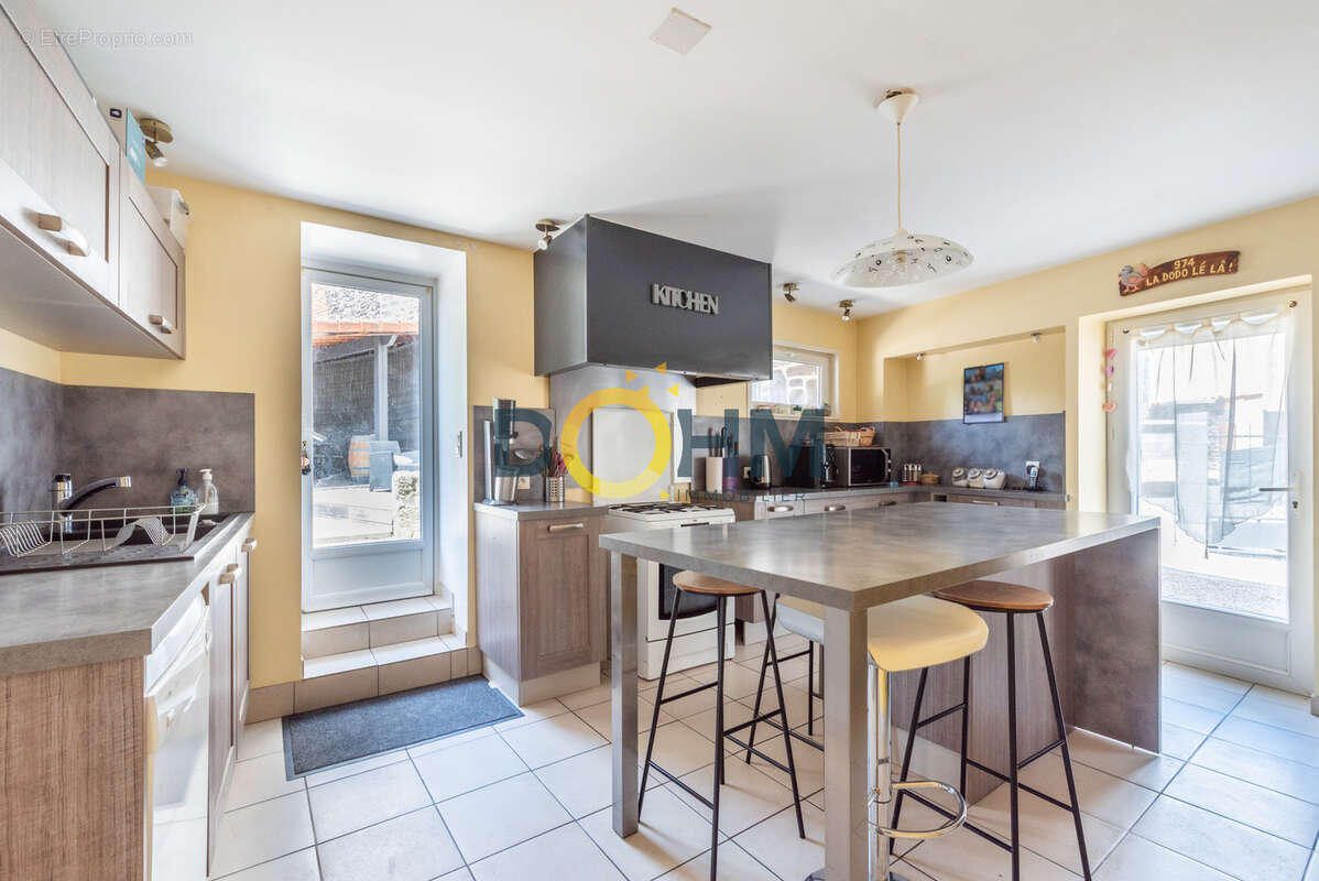 Ensemble immobilier, maison 146m2  plus  2 appartements sur terrain de 1075m2 - photo 8