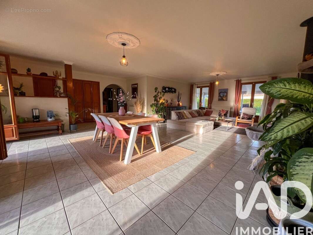 Maison 150 m² à Lescure-D'albigeois  - photo 4