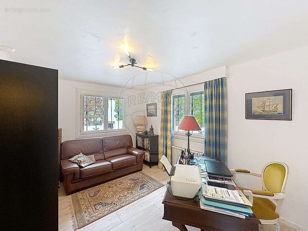 Maison à BAGNOLS-SUR-CEZE