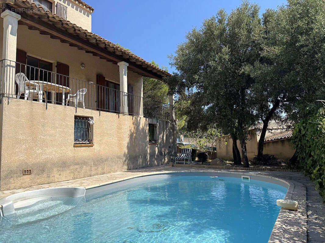 Maison à LES ANGLES