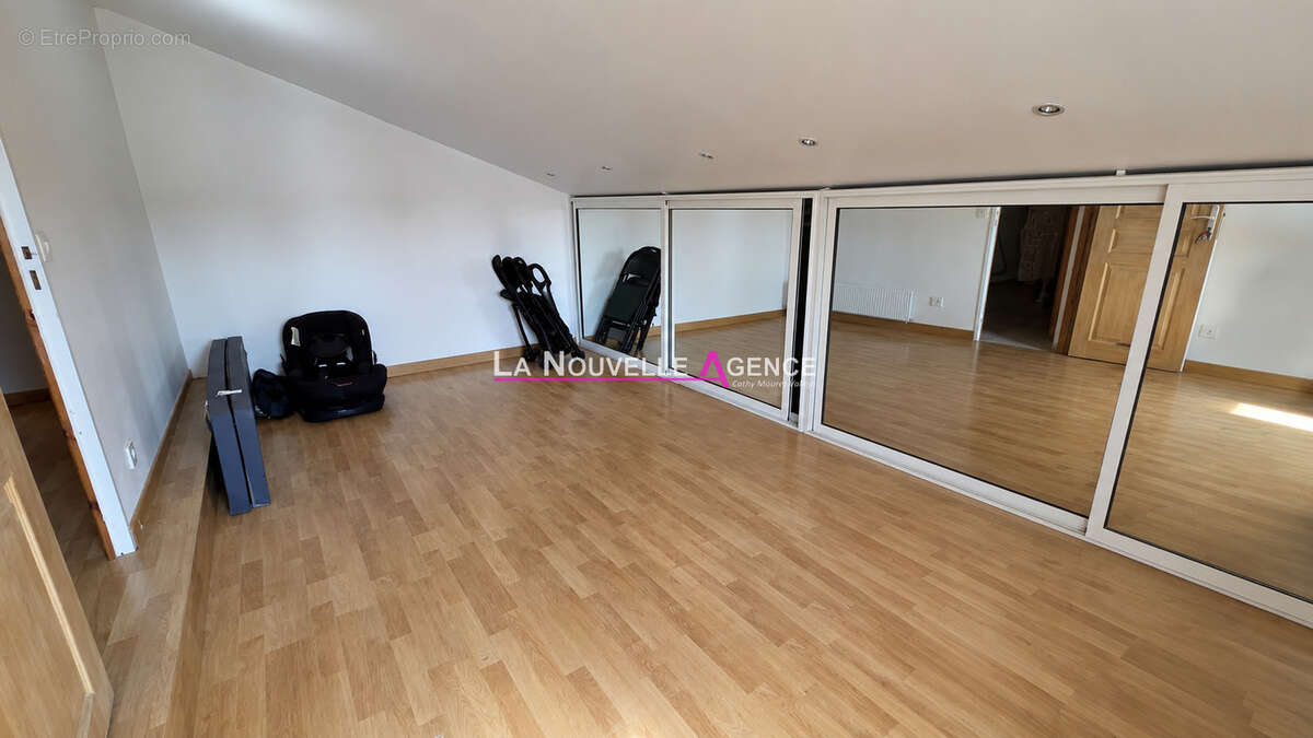 Ensemble immobilier avec maison + hangar - photo 8