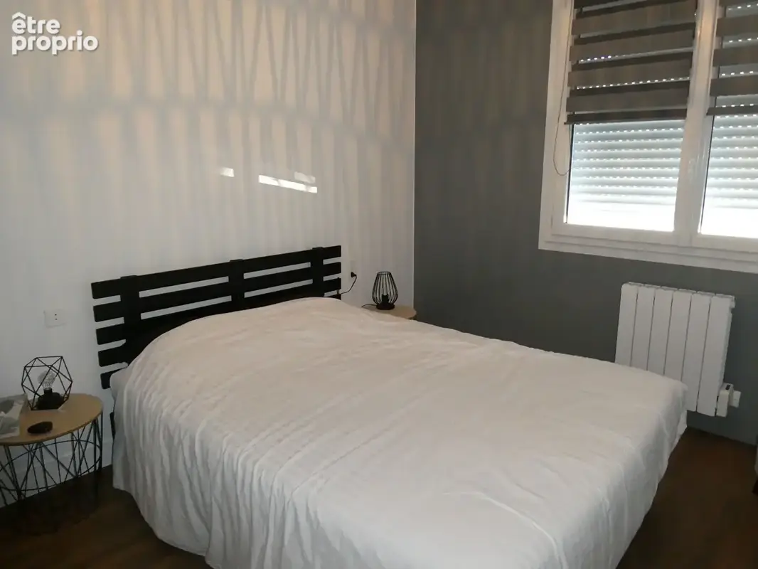 Exclusivité. Maison entièrement restaurée avec garage. - photo 7