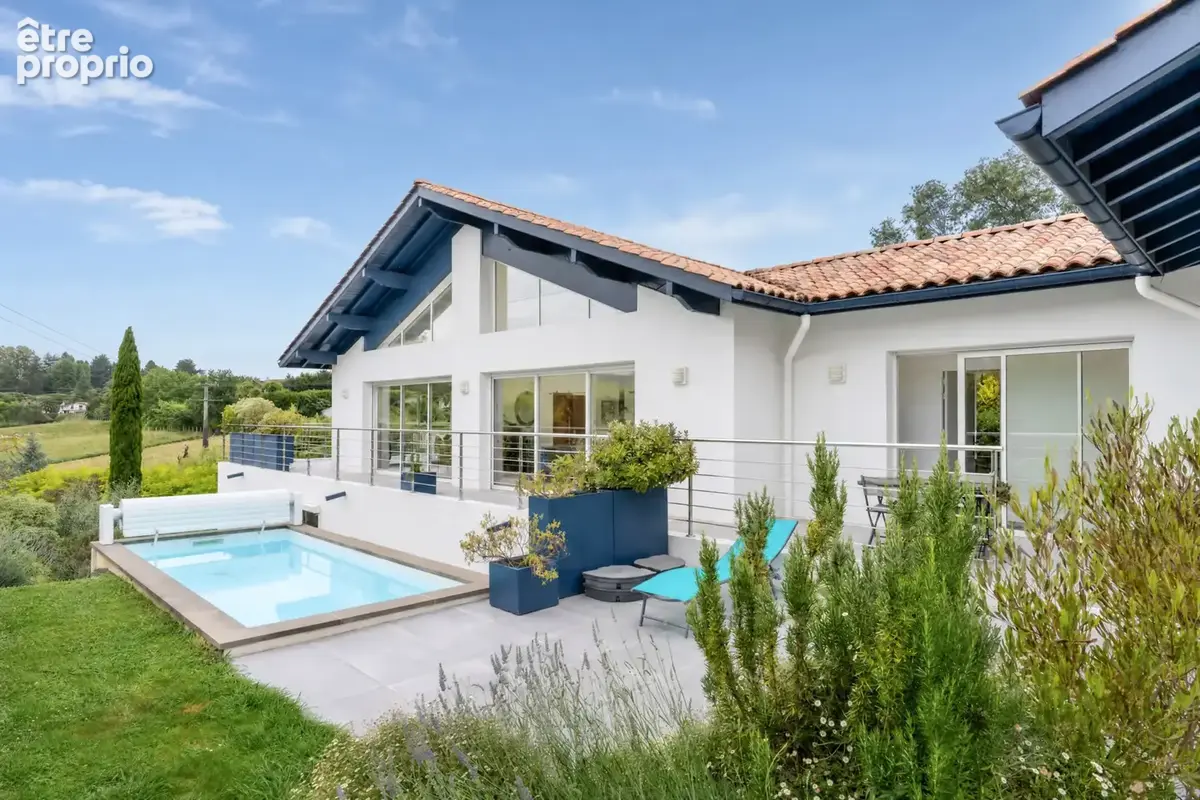 Propriété familiale de 295 m2 avec piscine, vue Rhune et parc paysager de 3 000 m2 - photo 18