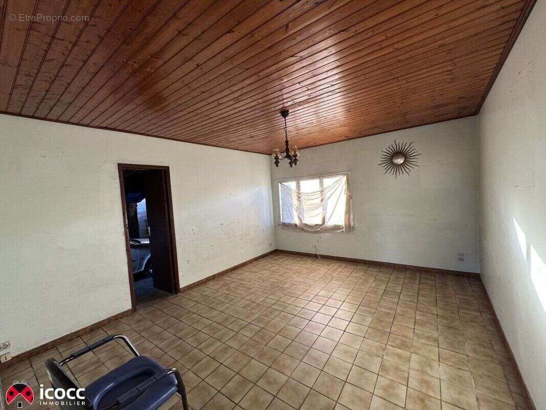 Maison à LES MAGNILS-REIGNIERS