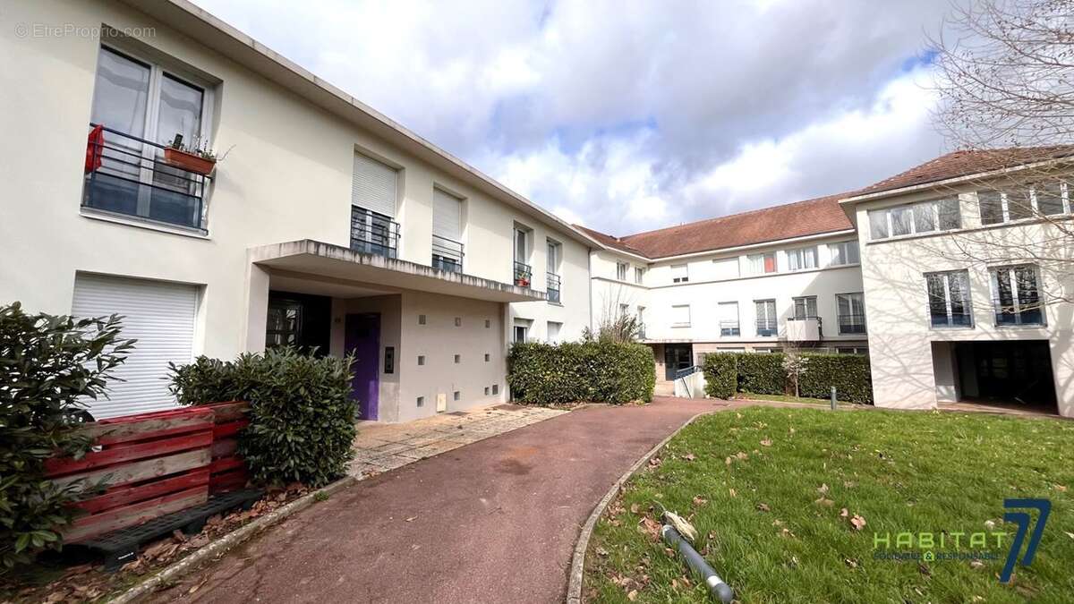 Appartement 55 m² à Magny-Le-Hongre  - photo 9