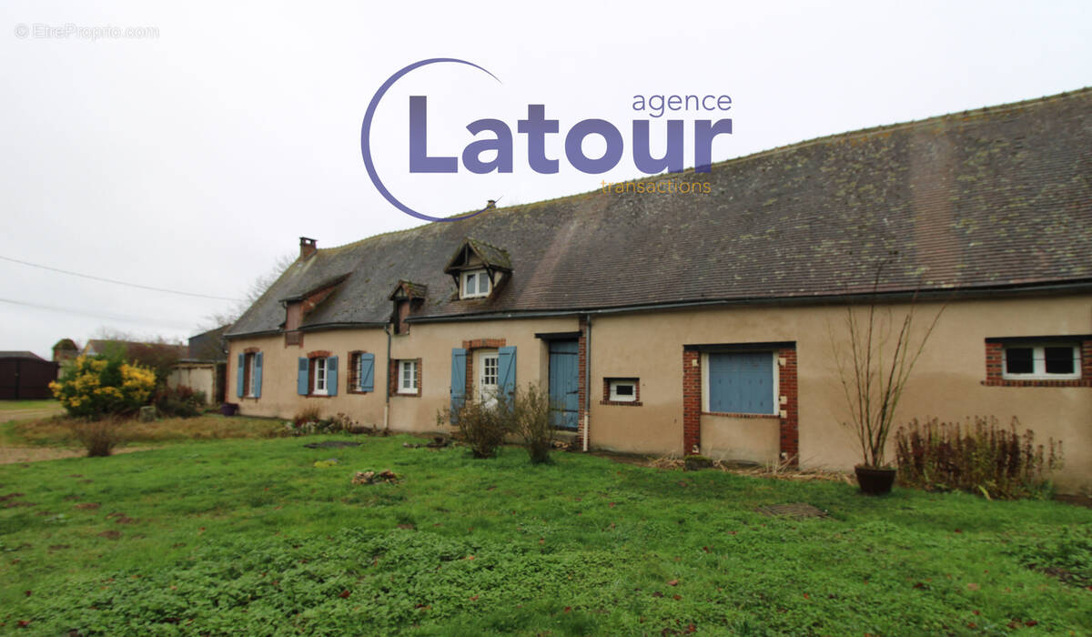 Maison à TREMBLAY-LES-VILLAGES