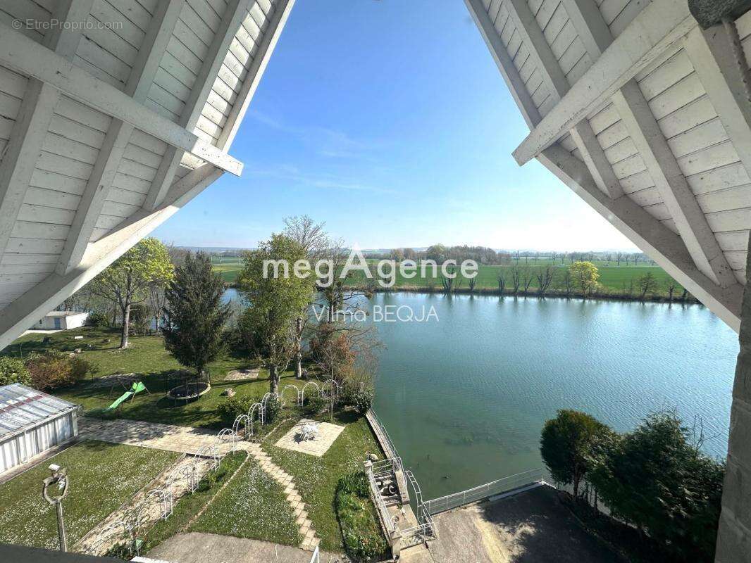 Propriété de caractère avec vue imprenable sur l’Yonne  - photo 2