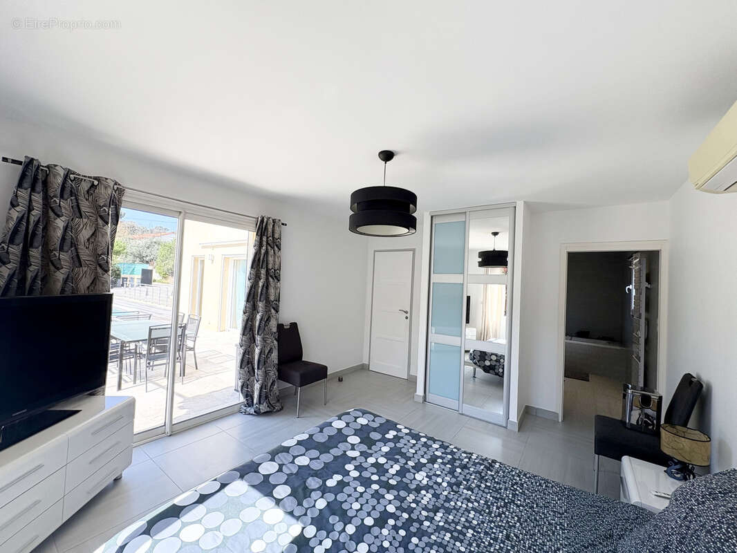 Maison à SIX-FOURS-LES-PLAGES